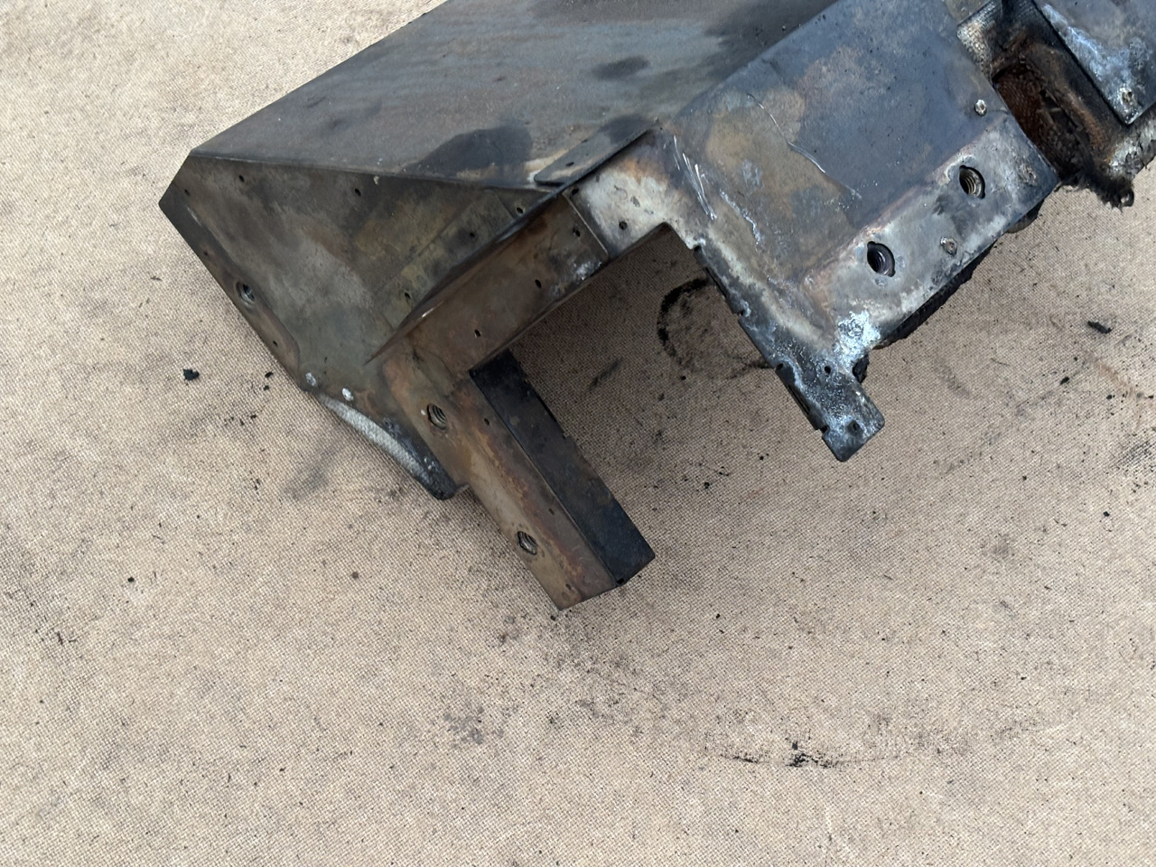 Claas Lexion 780 Izolacja Silnika Pokrywa 00 0781 217 0 0007812170 - Βάση μηχανης για Θεριζοαλωνιστική μηχανή: φωτογραφία 3 Claas Lexion 780 Izolacja Silnika Pokrywa 00 0781 217 0 0007812170 - Βάση μηχανης για Θεριζοαλωνιστική μηχανή: φωτογραφία 3