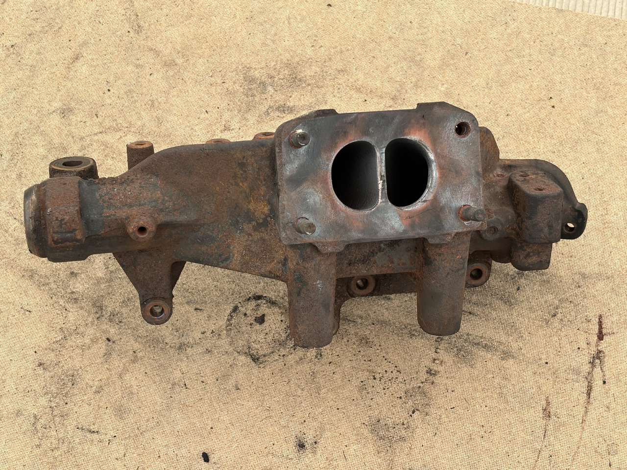 Claas Lexion 780 Kolektor Wydechowy Mercedes R5421421009 OM502 - Πολλαπλή εξαγωγής για Θεριζοαλωνιστική μηχανή: φωτογραφία 4 Claas Lexion 780 Kolektor Wydechowy Mercedes R5421421009 OM502 - Πολλαπλή εξαγωγής για Θεριζοαλωνιστική μηχανή: φωτογραφία 4