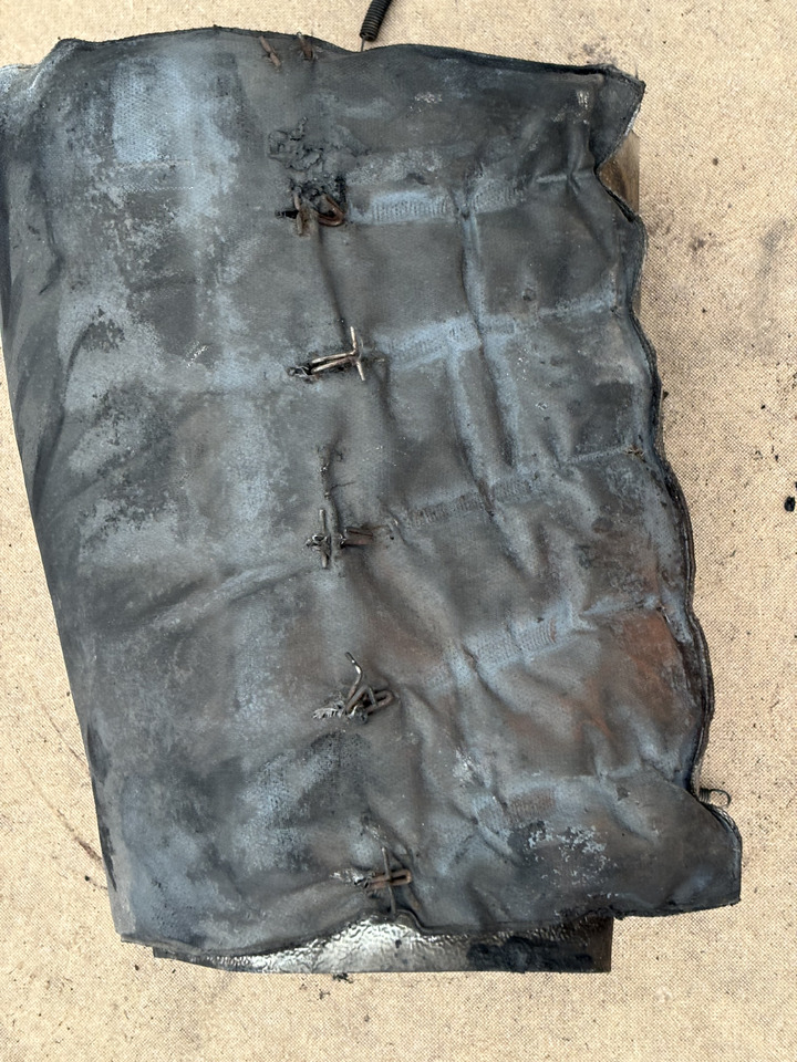 Claas Lexion 780 Obudowa Osłona Fartuch Maska - Κινητήρας και ανταλλακτικά για Γεωργικά μηχανήματα: φωτογραφία 3 Claas Lexion 780 Obudowa Osłona Fartuch Maska - Κινητήρας και ανταλλακτικά για Γεωργικά μηχανήματα: φωτογραφία 3