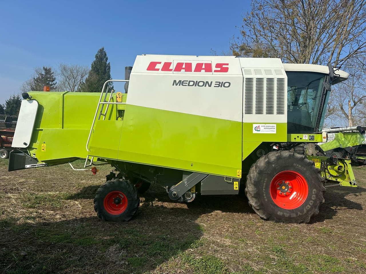 Claas Medion 310 z roku 2002. - Θεριζοαλωνιστική μηχανή: φωτογραφία 4 Claas Medion 310 z roku 2002. - Θεριζοαλωνιστική μηχανή: φωτογραφία 4