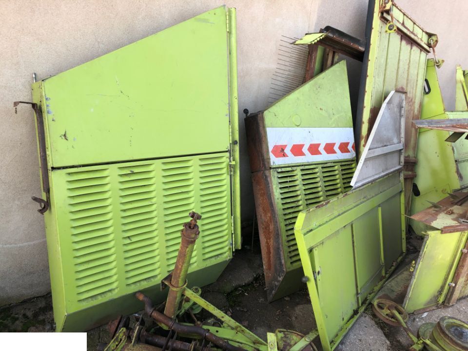 Claas Mega Dominator 86 - OSŁONY ~ BLACHY - Część Oryginalna - Αμάξωμα και εξωτερικό για Θεριζοαλωνιστική μηχανή: φωτογραφία 2 Claas Mega Dominator 86 - OSŁONY ~ BLACHY - Część Oryginalna - Αμάξωμα και εξωτερικό για Θεριζοαλωνιστική μηχανή: φωτογραφία 2