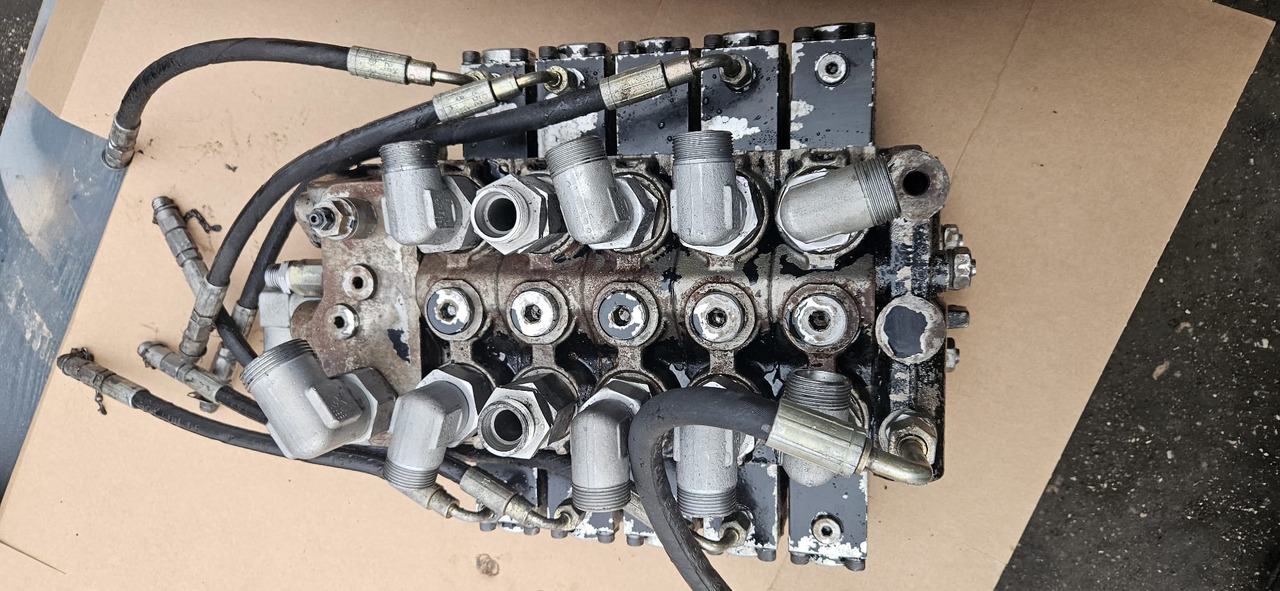 Claas Scorpion Kramer - rozdzielacz hydrauliczny Bucher 1000277214 - Υδραυλικό για Γεωργικά μηχανήματα: φωτογραφία 4 Claas Scorpion Kramer - rozdzielacz hydrauliczny Bucher 1000277214 - Υδραυλικό για Γεωργικά μηχανήματα: φωτογραφία 4