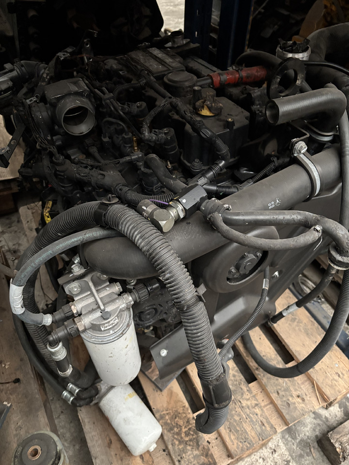 DEUTZ 3.6 75 KM (55.4 kW) Silnik CZĘŚCI Manitou MT1033TCD3.6L04 MT 1033 TCD 3.6 L04 C4DI90 - Κινητήρας και ανταλλακτικά για Κατασκευή μηχανήματα: φωτογραφία 2 DEUTZ 3.6 75 KM (55.4 kW) Silnik CZĘŚCI Manitou MT1033TCD3.6L04 MT 1033 TCD 3.6 L04 C4DI90 - Κινητήρας και ανταλλακτικά για Κατασκευή μηχανήματα: φωτογραφία 2