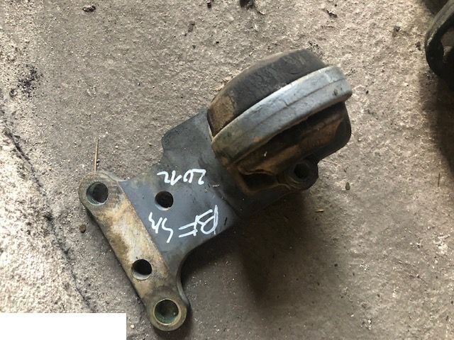 Deutz bf4m2012 - Łapa Poduszka Silnika - Βάση μηχανης για Γεωργικά μηχανήματα: φωτογραφία 1 Deutz bf4m2012 - Łapa Poduszka Silnika - Βάση μηχανης για Γεωργικά μηχανήματα: φωτογραφία 1