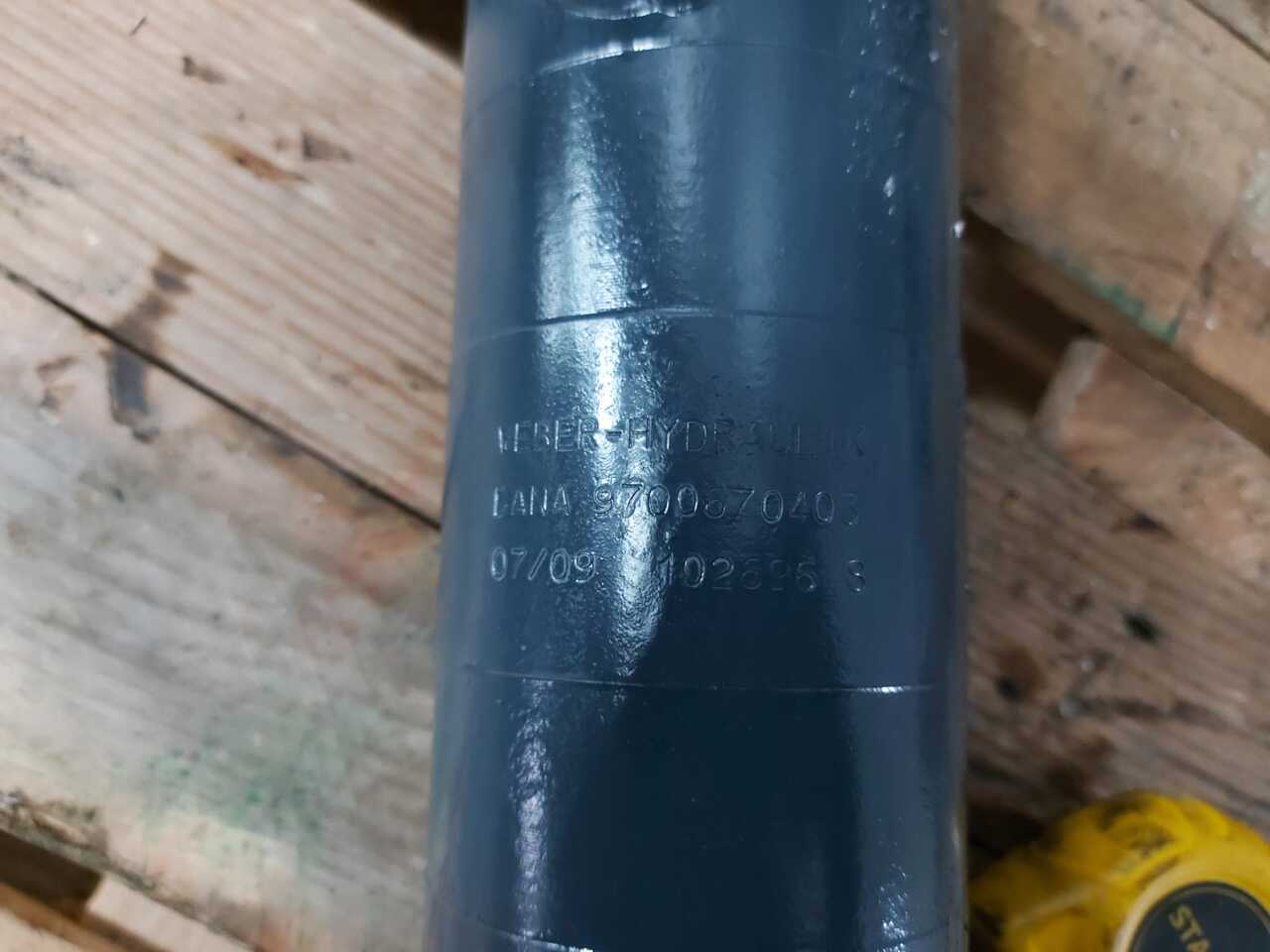 Fendt 718 | Fendt 820 - Siłownik Amortyzacji Przedniej Osi - Ανάρτηση καμπίνας για Γεωργικά μηχανήματα: φωτογραφία 2 Fendt 718 | Fendt 820 - Siłownik Amortyzacji Przedniej Osi - Ανάρτηση καμπίνας για Γεωργικά μηχανήματα: φωτογραφία 2