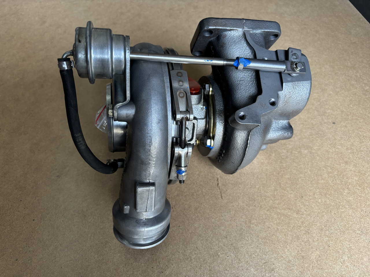 Fendt 924 930 934 936 Vario - turbosprężarka F934201090040 - Τουρμπίνα: φωτογραφία 1 Fendt 924 930 934 936 Vario - turbosprężarka F934201090040 - Τουρμπίνα: φωτογραφία 1