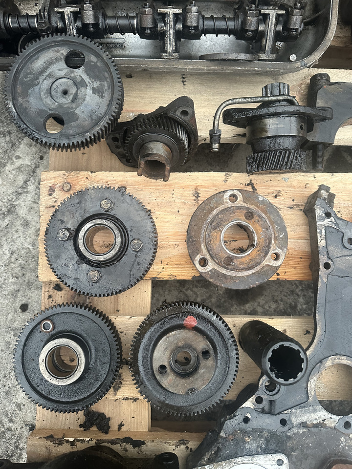 Fiat 780dt Fiat 8045 głowica cylindrów , klawiatura głowicy , rozrząd , części - Κυλινδροκεφαλή για Γεωργικά μηχανήματα: φωτογραφία 4 Fiat 780dt Fiat 8045 głowica cylindrów , klawiatura głowicy , rozrząd , części - Κυλινδροκεφαλή για Γεωργικά μηχανήματα: φωτογραφία 4