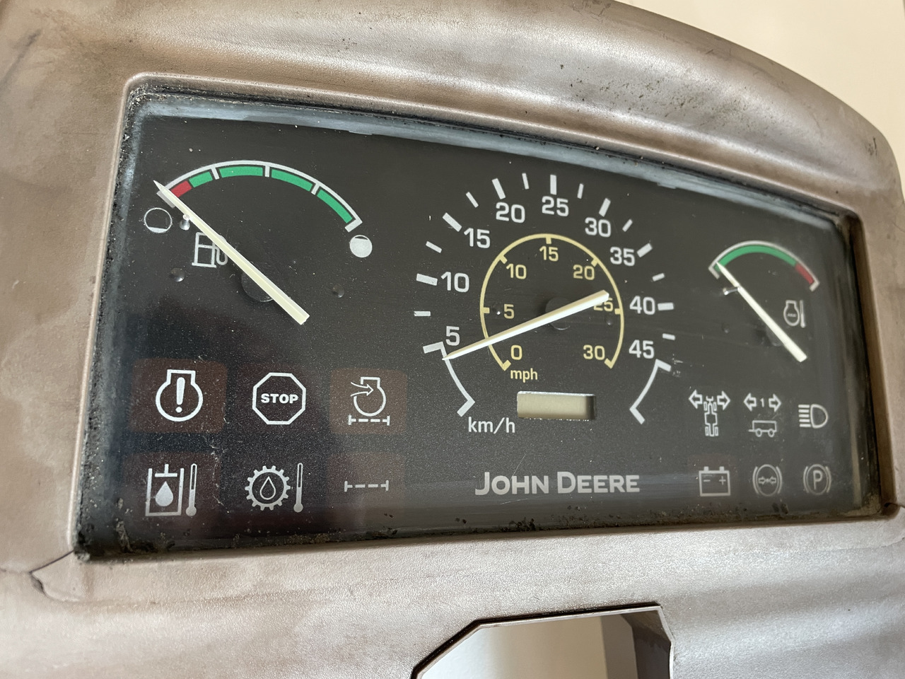 John Deere 3800 - zegary licznik pulpit AZ57940 R197098 - Ταμπλό αυτοκινήτου για Γεωργικά μηχανήματα: φωτογραφία 2 John Deere 3800 - zegary licznik pulpit AZ57940 R197098 - Ταμπλό αυτοκινήτου για Γεωργικά μηχανήματα: φωτογραφία 2