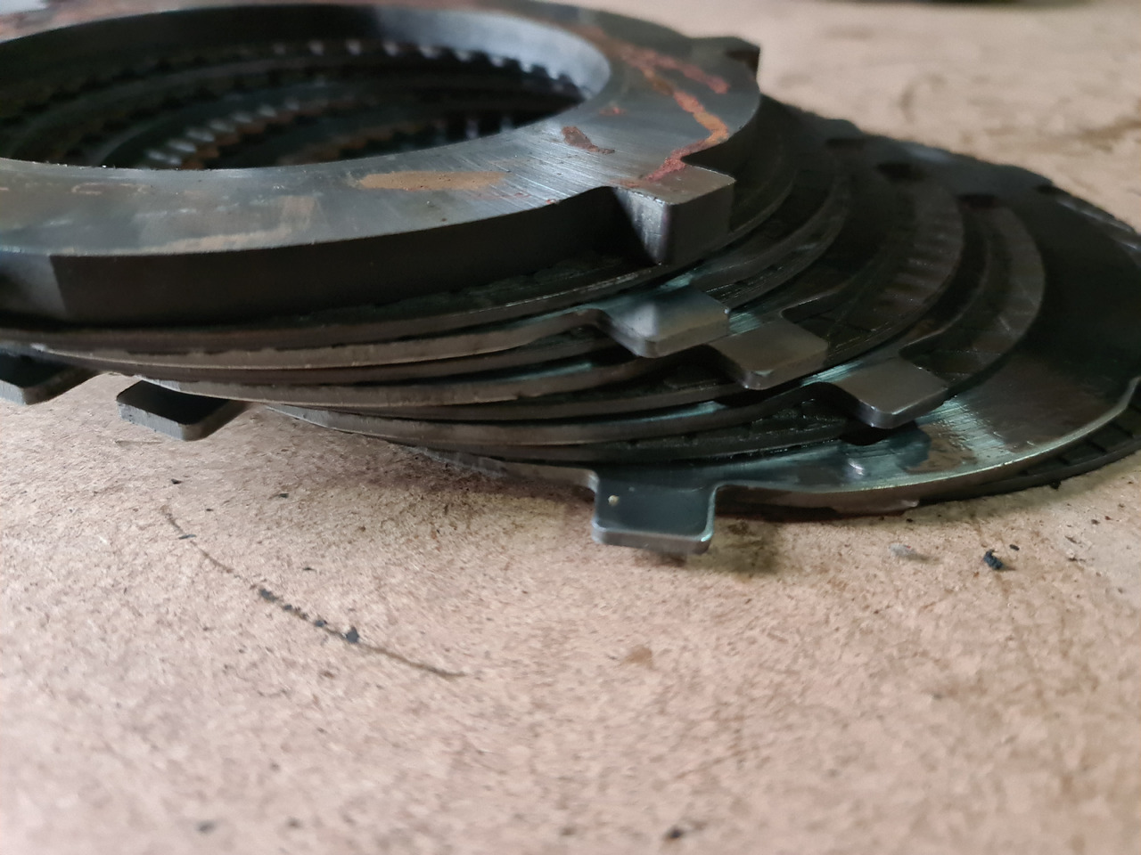 John Deere 4650, 4850 Płytka Sprzęgła Tarcze R115319 RE234261 R77663 - Συμπλέκτης και ανταλλακτικά για Γεωργικά μηχανήματα: φωτογραφία 2 John Deere 4650, 4850 Płytka Sprzęgła Tarcze R115319 RE234261 R77663 - Συμπλέκτης και ανταλλακτικά για Γεωργικά μηχανήματα: φωτογραφία 2