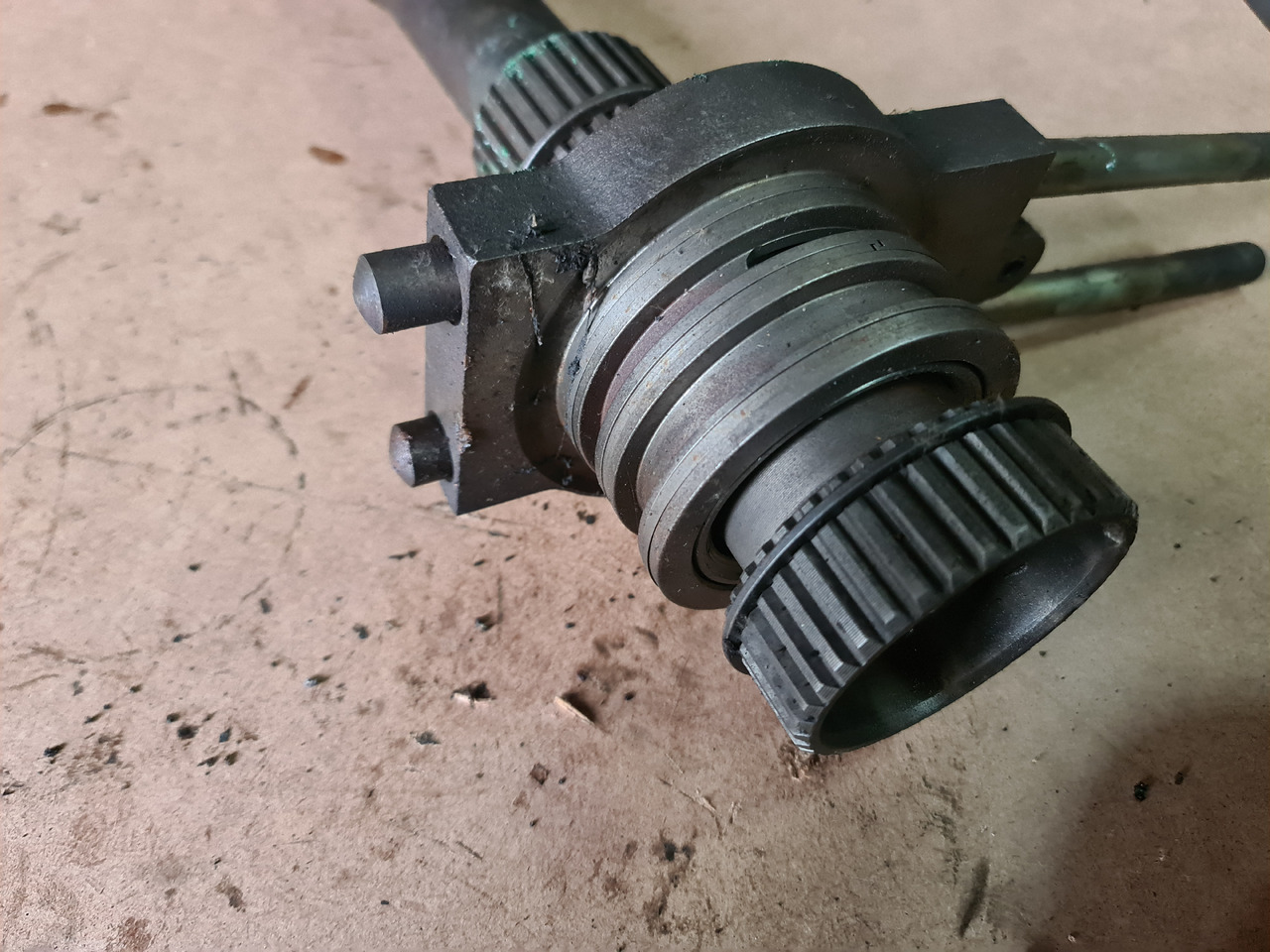 John Deere 4650, 4850 WAŁ NAPĘDOWY R89463 RE35974 R70800 AR94272 - Ημιαξονιο για Γεωργικά μηχανήματα: φωτογραφία 4 John Deere 4650, 4850 WAŁ NAPĘDOWY R89463 RE35974 R70800 AR94272 - Ημιαξονιο για Γεωργικά μηχανήματα: φωτογραφία 4