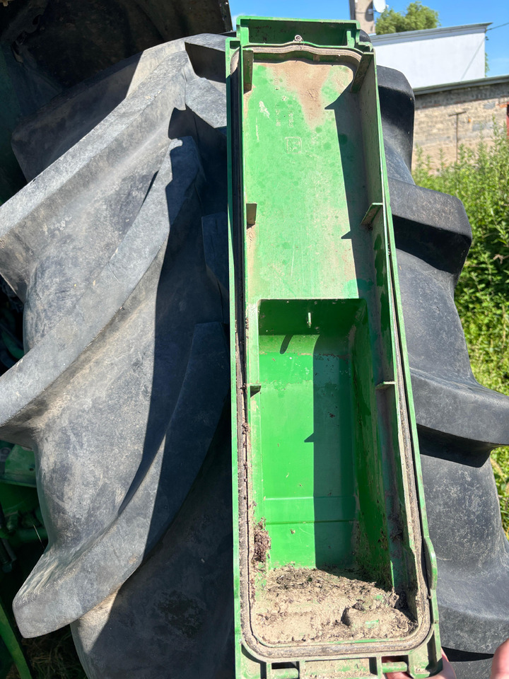 John Deere 6010 6200 6400 6510 Pokrywa obudowy filtra powietrza kabinowego AL153003 - Φίλτρο καμπίνας για Γεωργικά μηχανήματα: φωτογραφία 2 John Deere 6010 6200 6400 6510 Pokrywa obudowy filtra powietrza kabinowego AL153003 - Φίλτρο καμπίνας για Γεωργικά μηχανήματα: φωτογραφία 2