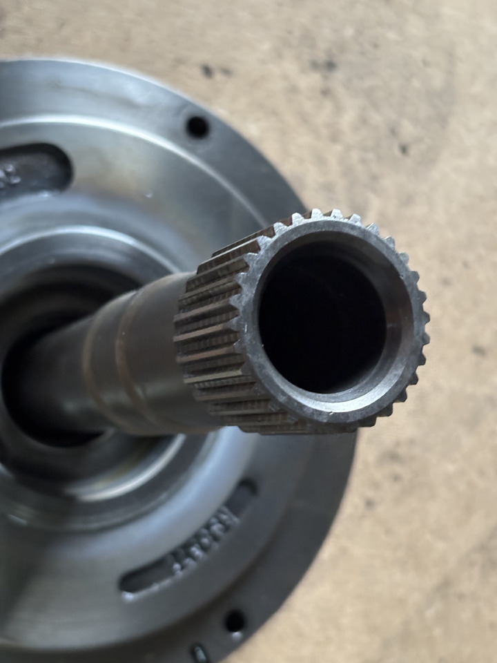 John Deere 6910 6910S Bęben Wałek Sprzęgłowy R95371 R109523 R220028 - Συμπλέκτης και ανταλλακτικά για Τρακτέρ: φωτογραφία 3 John Deere 6910 6910S Bęben Wałek Sprzęgłowy R95371 R109523 R220028 - Συμπλέκτης και ανταλλακτικά για Τρακτέρ: φωτογραφία 3