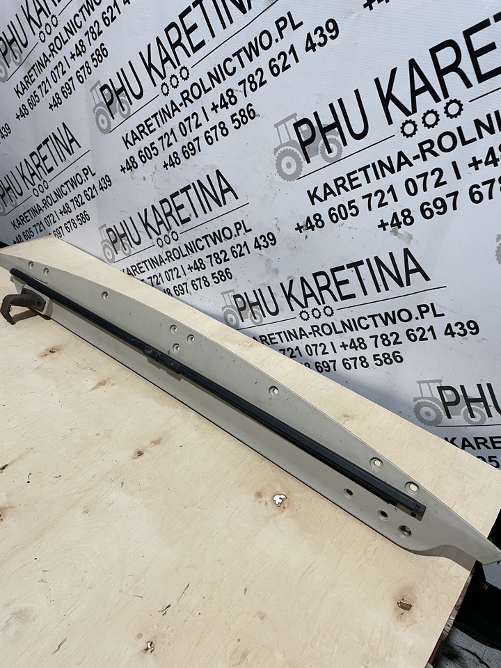 John Deere 6920 6920S - osłona roleta - Παράθυρο και ανταλλακτικά για Γεωργικά μηχανήματα: φωτογραφία 2 John Deere 6920 6920S - osłona roleta - Παράθυρο και ανταλλακτικά για Γεωργικά μηχανήματα: φωτογραφία 2