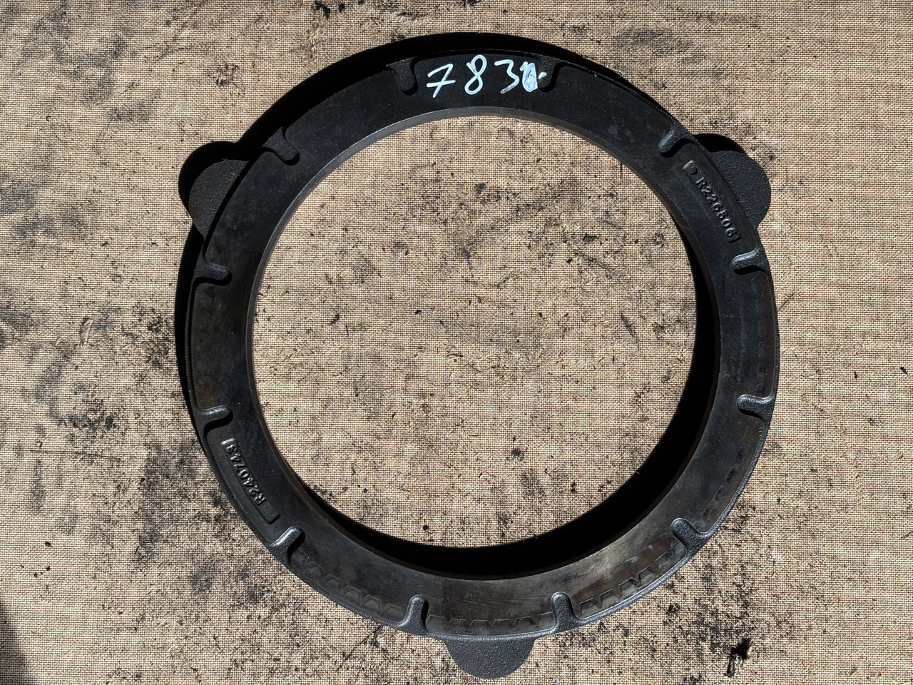 John Deere 7200 7230 7630 7830 7930 7M 230 Docisk Hamulca Płytka R226506 R240743 - Δίσκος φρένων για Γεωργικά μηχανήματα: φωτογραφία 1 John Deere 7200 7230 7630 7830 7930 7M 230 Docisk Hamulca Płytka R226506 R240743 - Δίσκος φρένων για Γεωργικά μηχανήματα: φωτογραφία 1