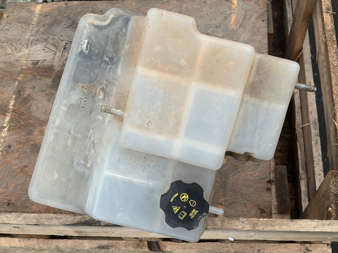 John Deere 7R 210 230 250 310 7210R 7250R Zbiornik Wyrównawczy RE579843 - Δοχείο διαστολής για Γεωργικά μηχανήματα: φωτογραφία 3 John Deere 7R 210 230 250 310 7210R 7250R Zbiornik Wyrównawczy RE579843 - Δοχείο διαστολής για Γεωργικά μηχανήματα: φωτογραφία 3