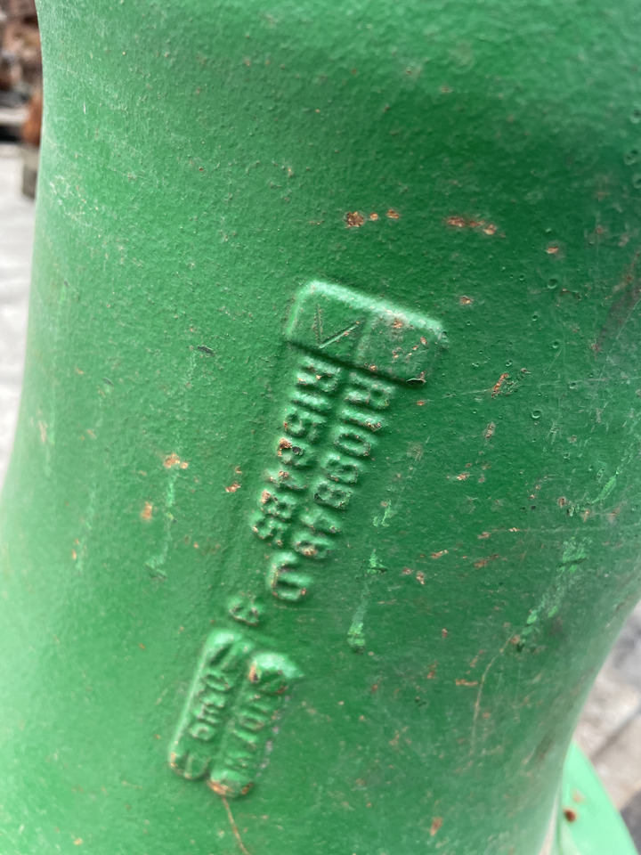 John Deere 8110 8210 8310 8410 8120 8220 8320 8420 - obudowa zwolnicy pochwa R156485 - Μοτέρ πορείας για Γεωργικά μηχανήματα: φωτογραφία 2 John Deere 8110 8210 8310 8410 8120 8220 8320 8420 - obudowa zwolnicy pochwa R156485 - Μοτέρ πορείας για Γεωργικά μηχανήματα: φωτογραφία 2