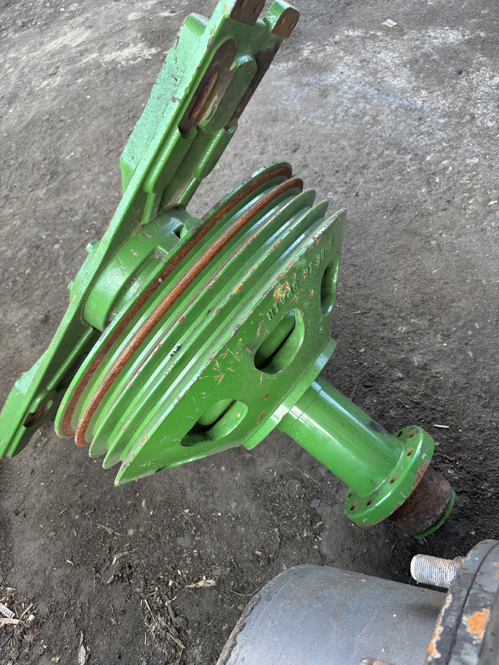 John Deere X9 1000 1100 - Front End Belt Drive Sheave, Fixed Speed W/ Clutch, LH - Ιμάντας για Γεωργικά μηχανήματα: φωτογραφία 1 John Deere X9 1000 1100 - Front End Belt Drive Sheave, Fixed Speed W/ Clutch, LH - Ιμάντας για Γεωργικά μηχανήματα: φωτογραφία 1