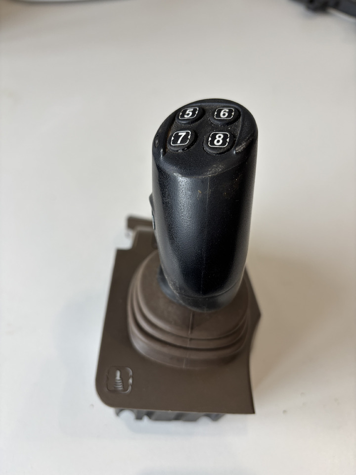 John Deere seria 6000 7000 8000 R - joystick 5-funkcyjny CommandARM RE573554 - Λεβιές ταχύτητων για Γεωργικά μηχανήματα: φωτογραφία 2 John Deere seria 6000 7000 8000 R - joystick 5-funkcyjny CommandARM RE573554 - Λεβιές ταχύτητων για Γεωργικά μηχανήματα: φωτογραφία 2