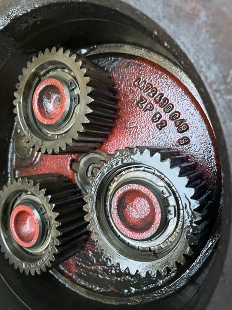 Kramer 520 - Zwolnica - Μοτέρ πορείας για Κατασκευή μηχανήματα: φωτογραφία 2 Kramer 520 - Zwolnica - Μοτέρ πορείας για Κατασκευή μηχανήματα: φωτογραφία 2