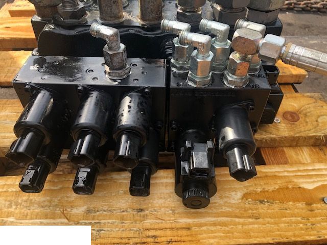 Manitou 627 - Rozdzielacz Hydrauliczny - Υδραυλική βαλβίδα για Γεωργικά μηχανήματα: φωτογραφία 3 Manitou 627 - Rozdzielacz Hydrauliczny - Υδραυλική βαλβίδα για Γεωργικά μηχανήματα: φωτογραφία 3