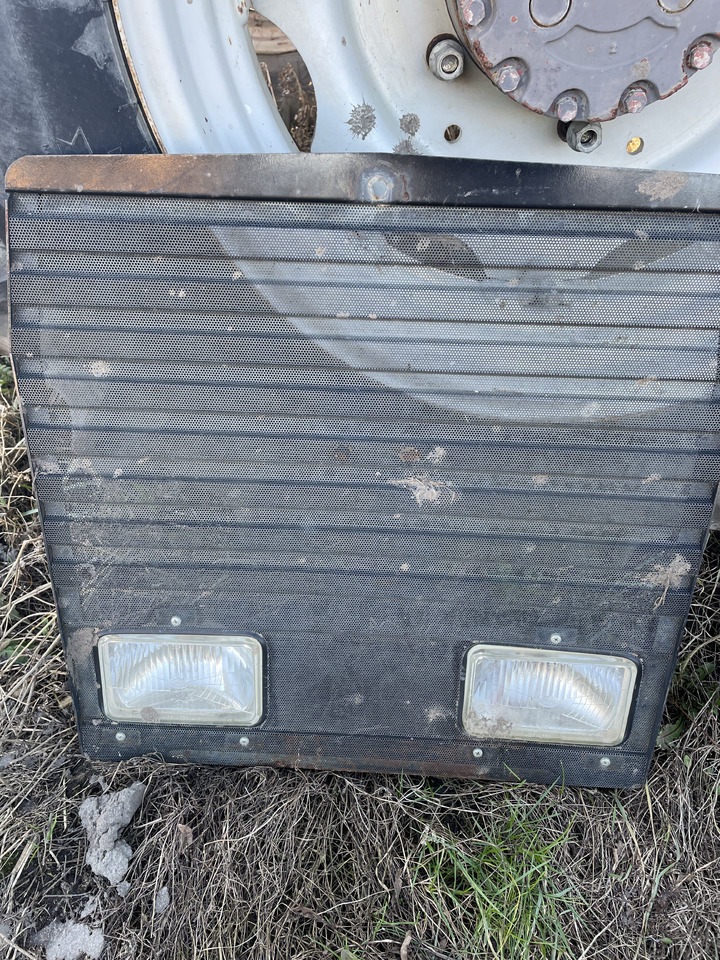 Massey Fergusson 3690 - grill - Μάσκα ψυγείου για Γεωργικά μηχανήματα: φωτογραφία 1 Massey Fergusson 3690 - grill - Μάσκα ψυγείου για Γεωργικά μηχανήματα: φωτογραφία 1