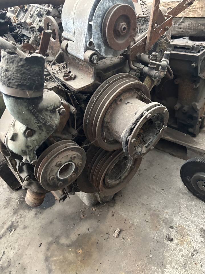 Mercedes OM422A OM 422A 422.901 Silnik Słupek Blok Koło Zamachowe Wał Korbowy Miska CZĘŚCI - Σφόνδυλος για Γεωργικά μηχανήματα: φωτογραφία 3 Mercedes OM422A OM 422A 422.901 Silnik Słupek Blok Koło Zamachowe Wał Korbowy Miska CZĘŚCI - Σφόνδυλος για Γεωργικά μηχανήματα: φωτογραφία 3