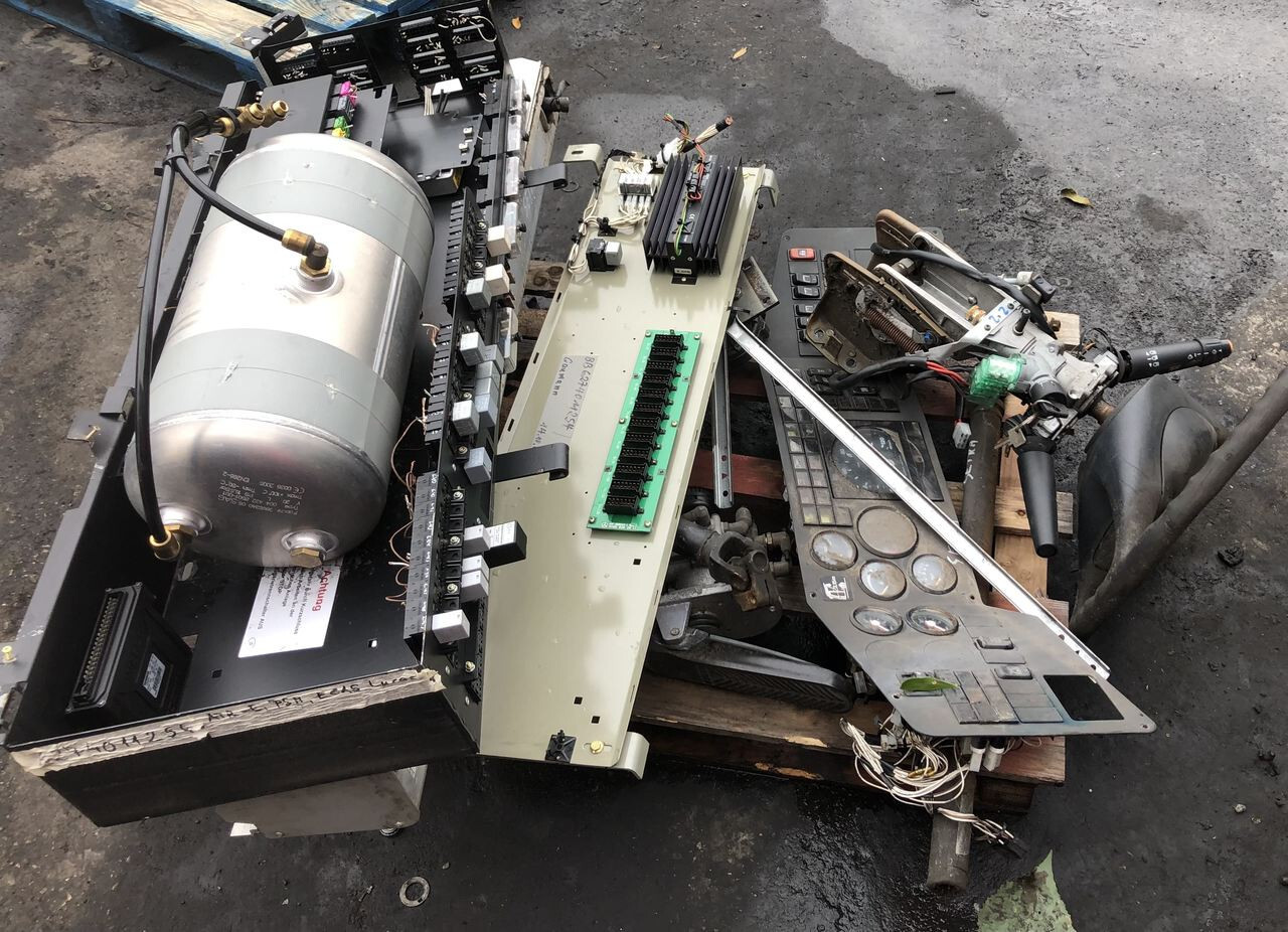 Mercedes Setra Evobus- części róźne/autobus kierownica/przekażniki i inne - Τιμόνι για Λεωφορείο: φωτογραφία 3 Mercedes Setra Evobus- części róźne/autobus kierownica/przekażniki i inne - Τιμόνι για Λεωφορείο: φωτογραφία 3