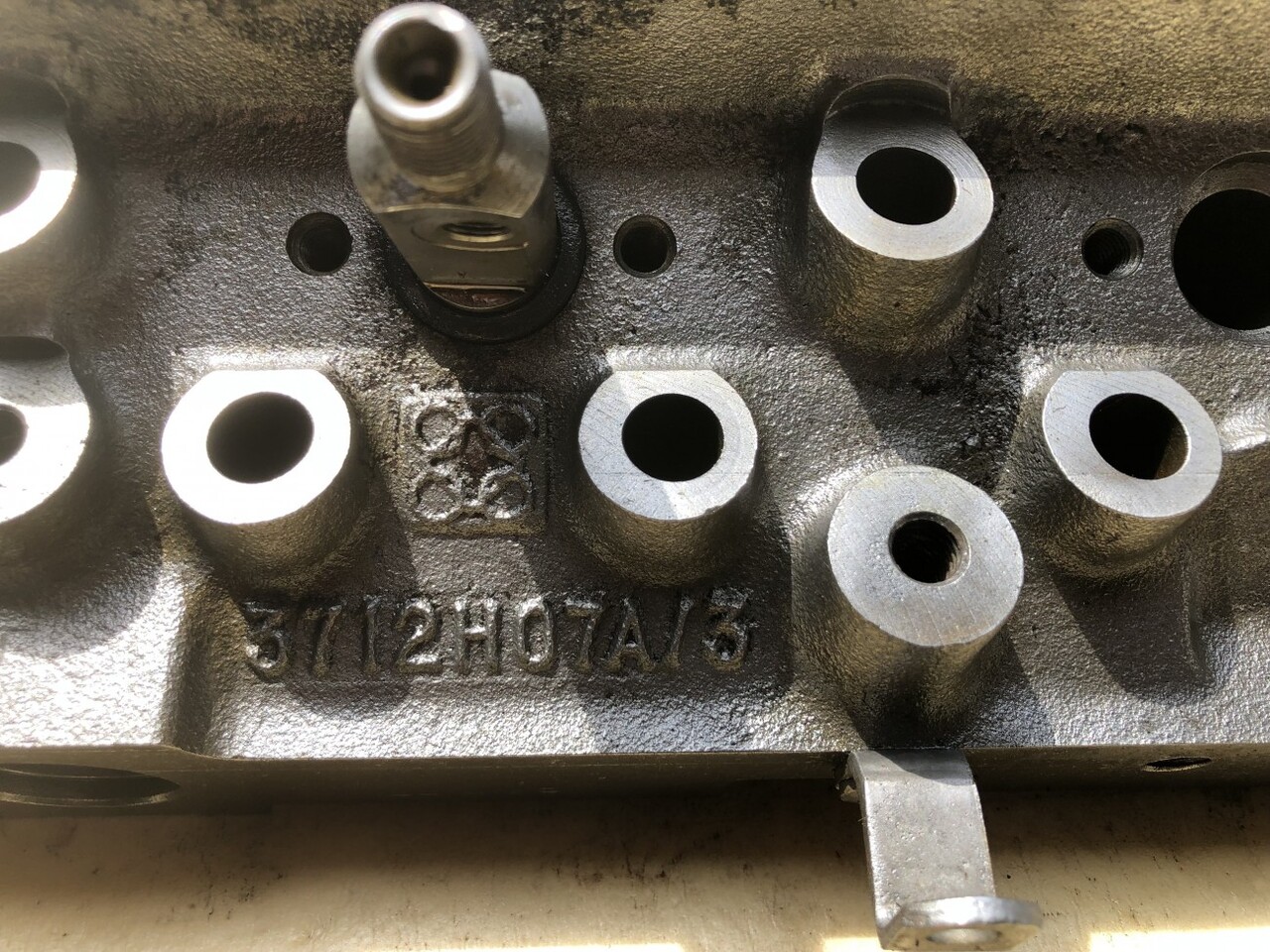 Perkins-głowica AB 3712H07A/3 - Κυλινδροκεφαλή για Γεωργικά μηχανήματα: φωτογραφία 2 Perkins-głowica AB 3712H07A/3 - Κυλινδροκεφαλή για Γεωργικά μηχανήματα: φωτογραφία 2