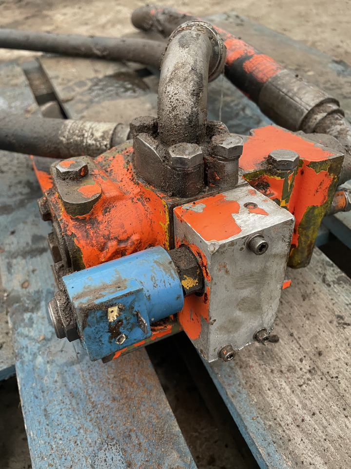 ZF 4PW45H1 Zettelmayer Volvo - skrzynia biegów - rozdzielacz hydrauliczny PUV07V7 - Κιβώτιο ταχυτήτων για Γεωργικά μηχανήματα: φωτογραφία 2 ZF 4PW45H1 Zettelmayer Volvo - skrzynia biegów - rozdzielacz hydrauliczny PUV07V7 - Κιβώτιο ταχυτήτων για Γεωργικά μηχανήματα: φωτογραφία 2
