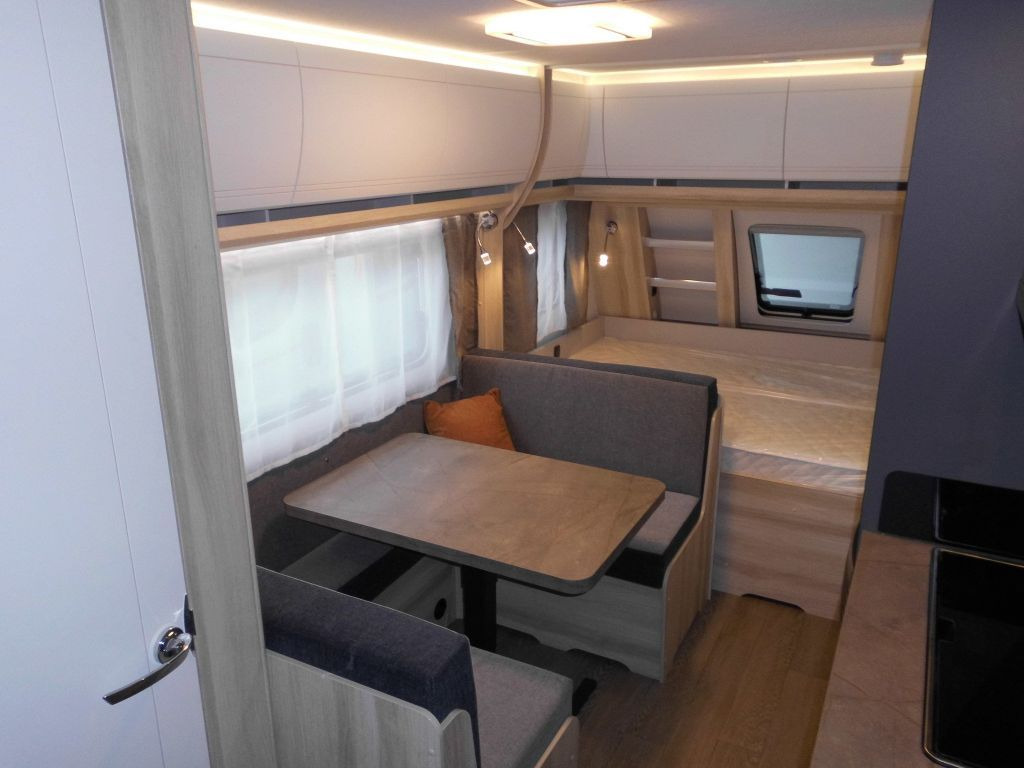 Ρυμουλκούμενο τροχόσπιτο Hobby De Luxe 490 KMF 2026 GARAGE AUTARK 1800kg.+++: φωτογραφία 8 Ρυμουλκούμενο τροχόσπιτο Hobby De Luxe 490 KMF 2026 GARAGE AUTARK 1800kg.+++: φωτογραφία 8