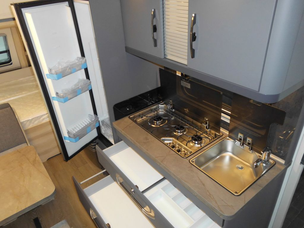 Ρυμουλκούμενο τροχόσπιτο Hobby De Luxe 490 KMF 2026 GARAGE AUTARK 1800kg.+++: φωτογραφία 10 Ρυμουλκούμενο τροχόσπιτο Hobby De Luxe 490 KMF 2026 GARAGE AUTARK 1800kg.+++: φωτογραφία 10