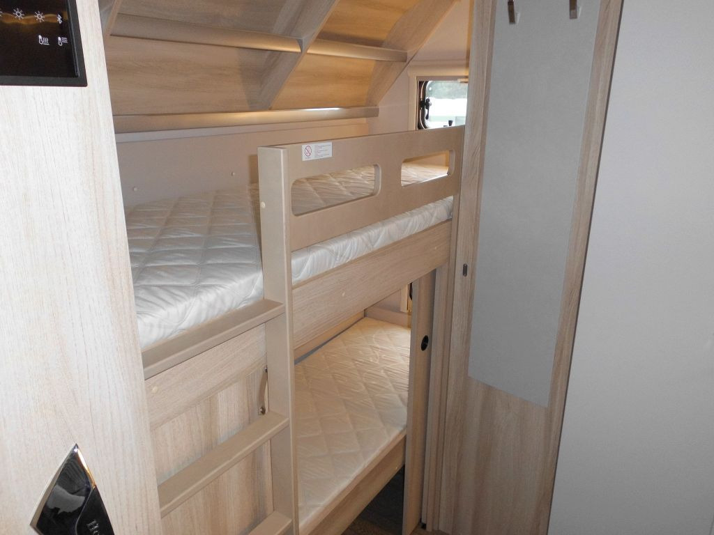 Ρυμουλκούμενο τροχόσπιτο Hobby De Luxe 490 KMF 2026 GARAGE AUTARK 1800kg.+++: φωτογραφία 7 Ρυμουλκούμενο τροχόσπιτο Hobby De Luxe 490 KMF 2026 GARAGE AUTARK 1800kg.+++: φωτογραφία 7