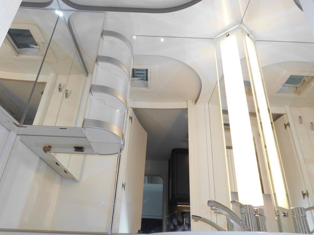 Ρυμουλκούμενο τροχόσπιτο Hobby De Luxe 490 KMF 2026 GARAGE AUTARK 1800kg.+++: φωτογραφία 14 Ρυμουλκούμενο τροχόσπιτο Hobby De Luxe 490 KMF 2026 GARAGE AUTARK 1800kg.+++: φωτογραφία 14