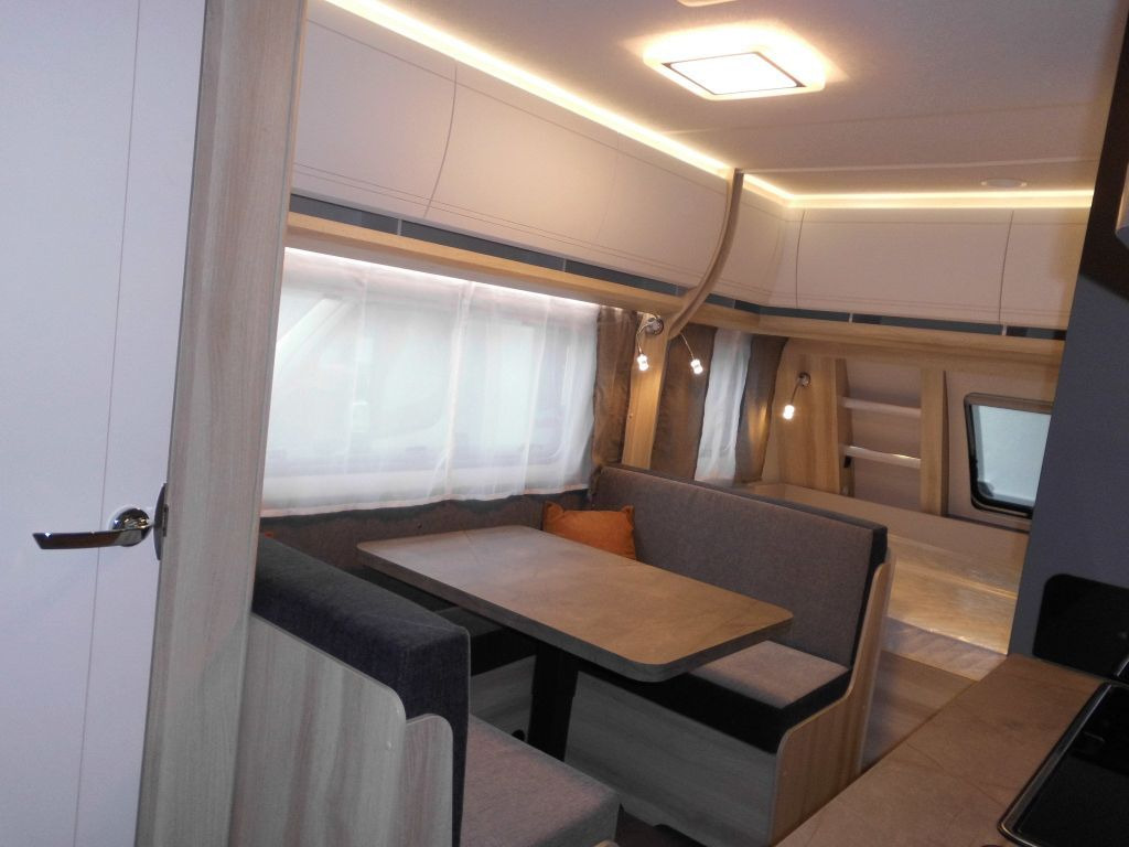 Ρυμουλκούμενο τροχόσπιτο Hobby De Luxe 490 KMF 2026 GARAGE AUTARK 1800kg.+++: φωτογραφία 6 Ρυμουλκούμενο τροχόσπιτο Hobby De Luxe 490 KMF 2026 GARAGE AUTARK 1800kg.+++: φωτογραφία 6