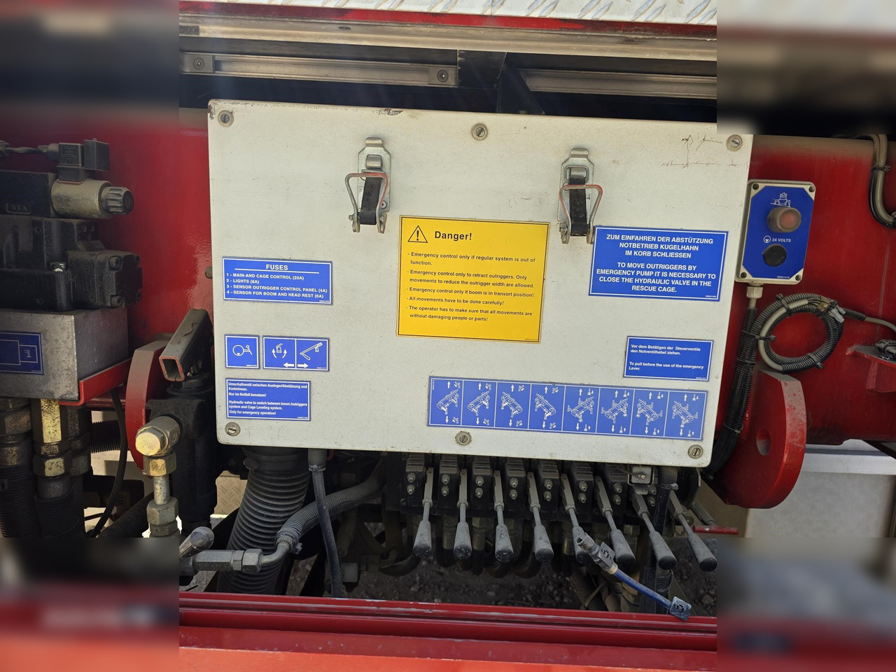 2011 MERCEDES-BENZ ACTROS 4140 - Φορτηγό με εναέρια πλατφόρμα: φωτογραφία 4 2011 MERCEDES-BENZ ACTROS 4140 - Φορτηγό με εναέρια πλατφόρμα: φωτογραφία 4