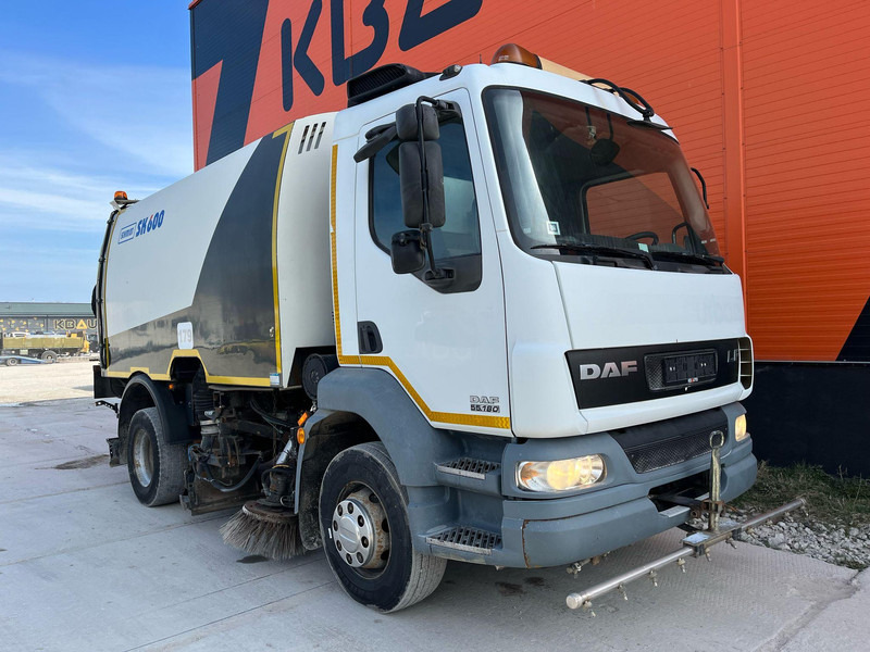 DAF LF 55.180 4x2 Schmidt SK 600 Dual LP - Σάρωθρο δρόμων: φωτογραφία 3 DAF LF 55.180 4x2 Schmidt SK 600 Dual LP - Σάρωθρο δρόμων: φωτογραφία 3