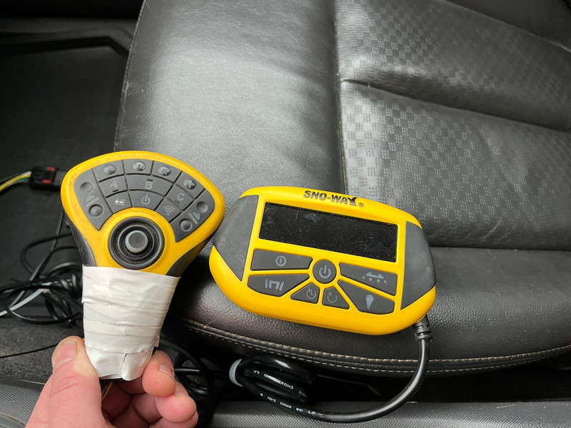 Ημιφορτηγό Isuzu D-max 4x4 SNOW PLOW & SPREADER: φωτογραφία 12 Ημιφορτηγό Isuzu D-max 4x4 SNOW PLOW & SPREADER: φωτογραφία 12