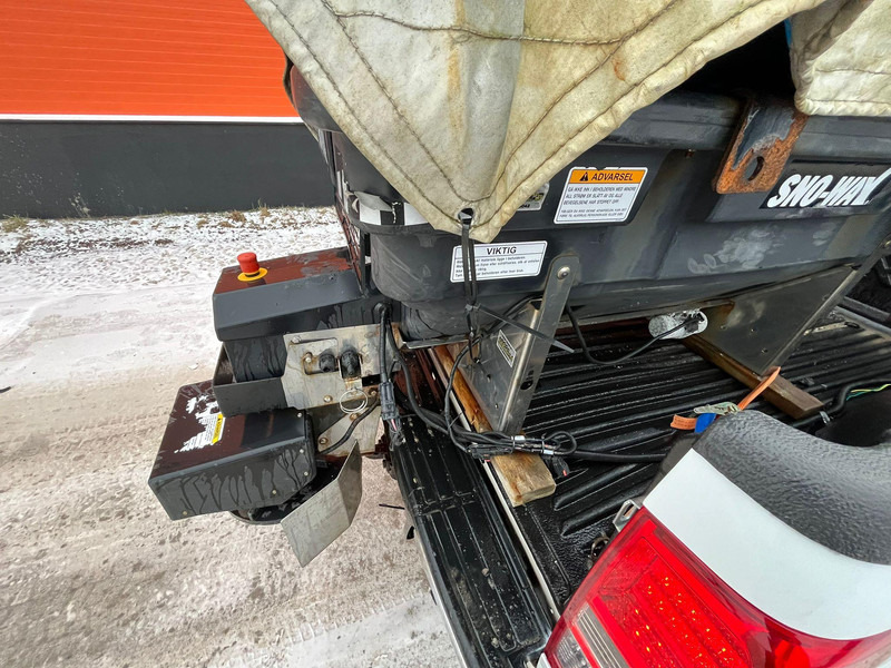 Ημιφορτηγό Isuzu D-max 4x4 SNOW PLOW & SPREADER: φωτογραφία 15 Ημιφορτηγό Isuzu D-max 4x4 SNOW PLOW & SPREADER: φωτογραφία 15