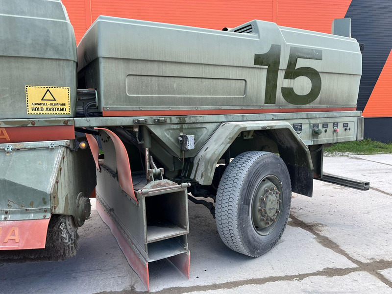 Σάρωθρο δρόμων Iveco Fresia F 2000 4x4 SNOW PLOW / BROOM / BLOWER: φωτογραφία 11