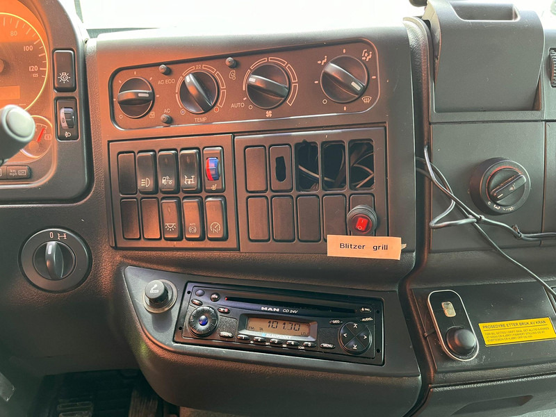 Φορτηγό με ανοιχτή καρότσα, Φορτηγό με γερανό MAN TGL 8.180 4x2 PK 4200 YEAR 2013 / PLATFORM L=3710 mm: φωτογραφία 20