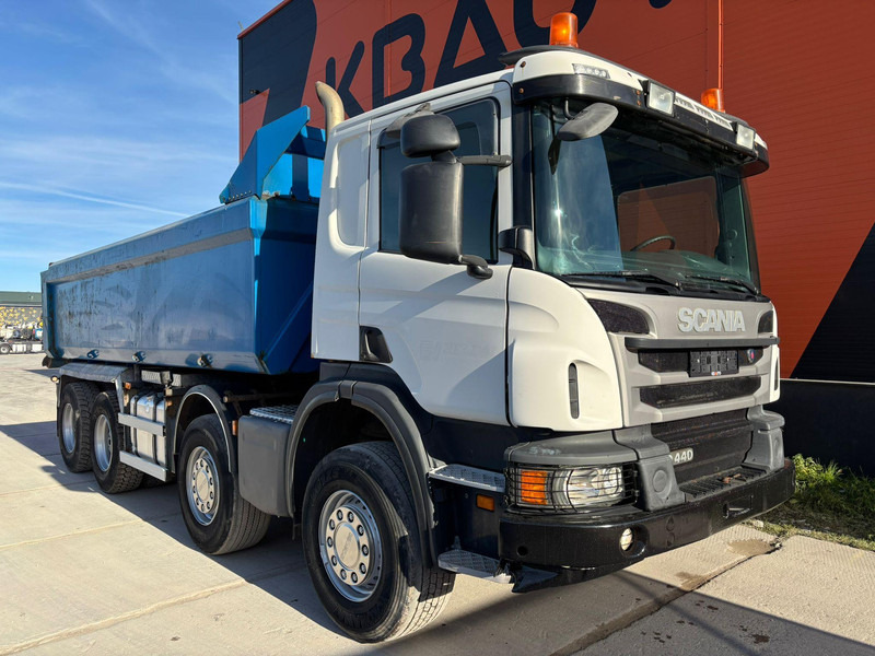 Scania P 440 8x4 RETARDER / FULL STEEL / BOX L=5850 mm - Φορτηγό ανατρεπόμενο: φωτογραφία 4 Scania P 440 8x4 RETARDER / FULL STEEL / BOX L=5850 mm - Φορτηγό ανατρεπόμενο: φωτογραφία 4