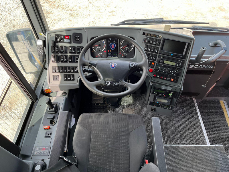 Interior photo 1: Leasing Van Hool Scania K 400 T 9 6x2*4 WC / AC / WEBASTO / FRIDGE / LUGGAGE BOX WITH LIFT / WHEELCHAIR LIFT Van Hool Scania K 400 T 9 6x2*4 WC / AC / WEBASTO / FRIDGE / LUGGAGE BOX WITH LIFT / WHEELCHAIR LIFT