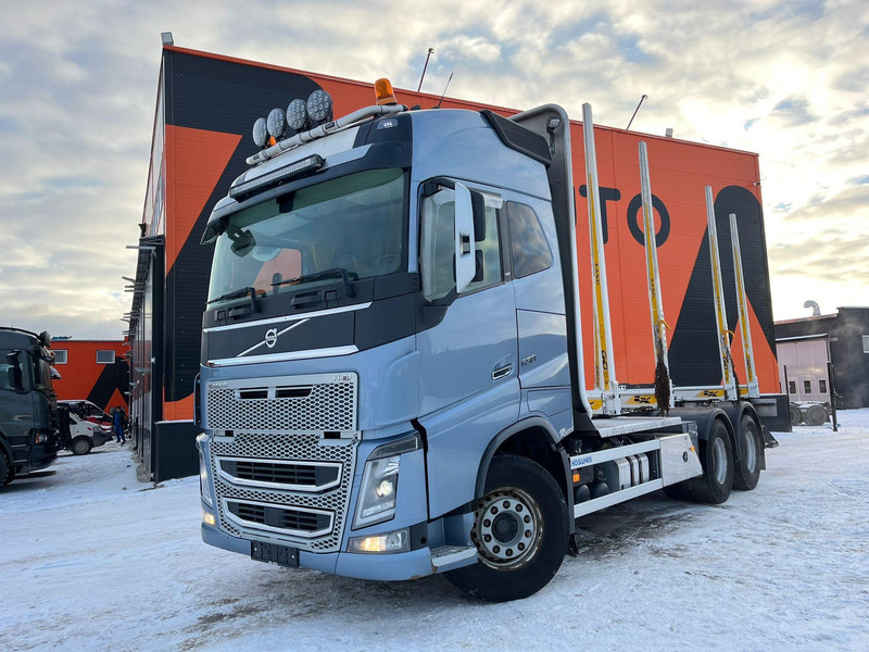 Volvo FH 16 650 6x4 TANDEM AXLE LIFT - Φορτηγό ξυλείας, Φορτηγό με γερανό: φωτογραφία 2 Volvo FH 16 650 6x4 TANDEM AXLE LIFT - Φορτηγό ξυλείας, Φορτηγό με γερανό: φωτογραφία 2