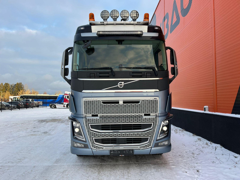 Volvo FH 16 650 6x4 TANDEM AXLE LIFT - Φορτηγό ξυλείας, Φορτηγό με γερανό: φωτογραφία 3 Volvo FH 16 650 6x4 TANDEM AXLE LIFT - Φορτηγό ξυλείας, Φορτηγό με γερανό: φωτογραφία 3