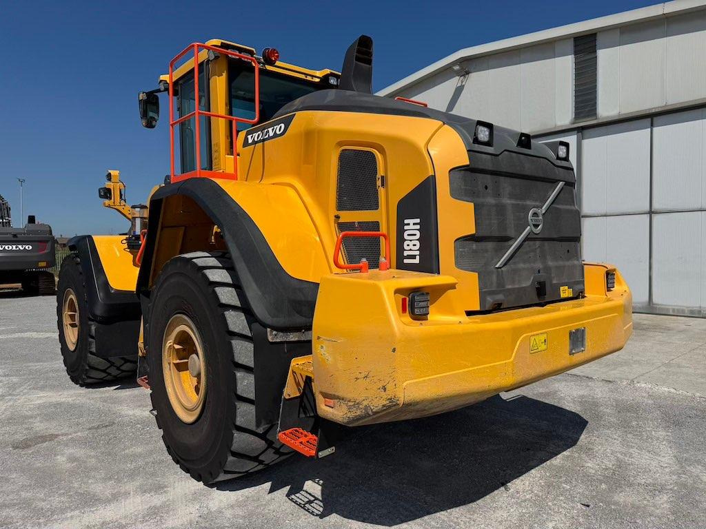 Volvo L180H - Ελαστιχοφόρος φορτωτής: φωτογραφία 2 Volvo L180H - Ελαστιχοφόρος φορτωτής: φωτογραφία 2