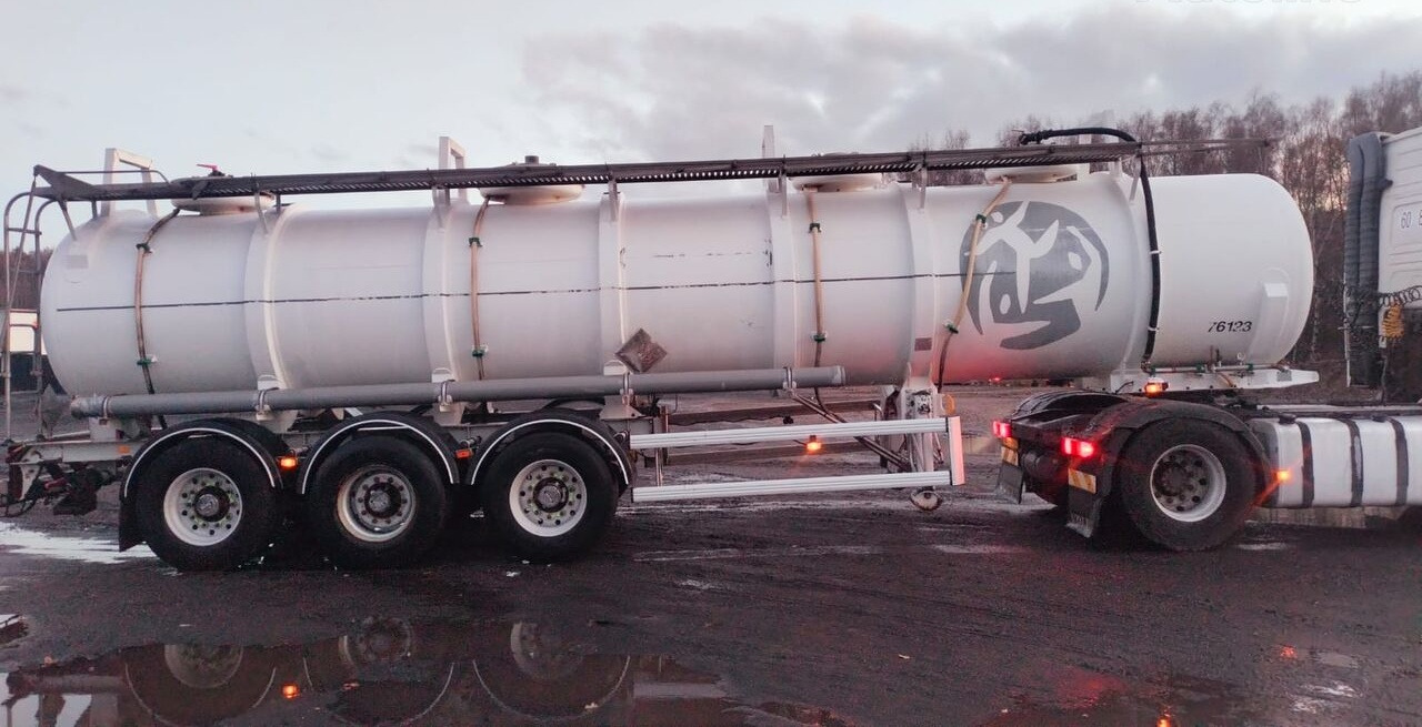 Guhur ADR L4BN/ chemiczna / polyester / poj. 24.600L - Επικαθήμενο βυτίο: φωτογραφία 2 Guhur ADR L4BN/ chemiczna / polyester / poj. 24.600L - Επικαθήμενο βυτίο: φωτογραφία 2