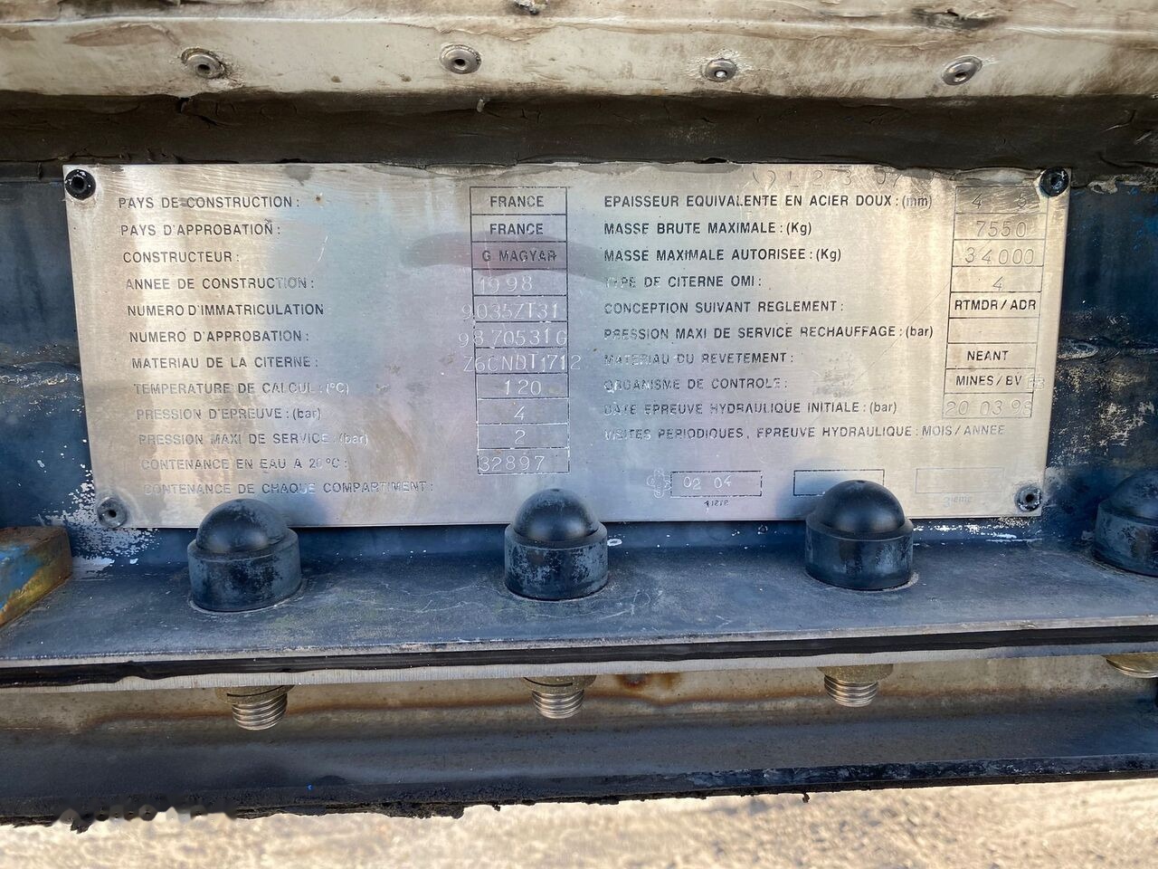 Επικαθήμενο βυτίο για τη μεταφορά χημικών ουσιών Magyar: φωτογραφία 17 Επικαθήμενο βυτίο για τη μεταφορά χημικών ουσιών Magyar: φωτογραφία 17