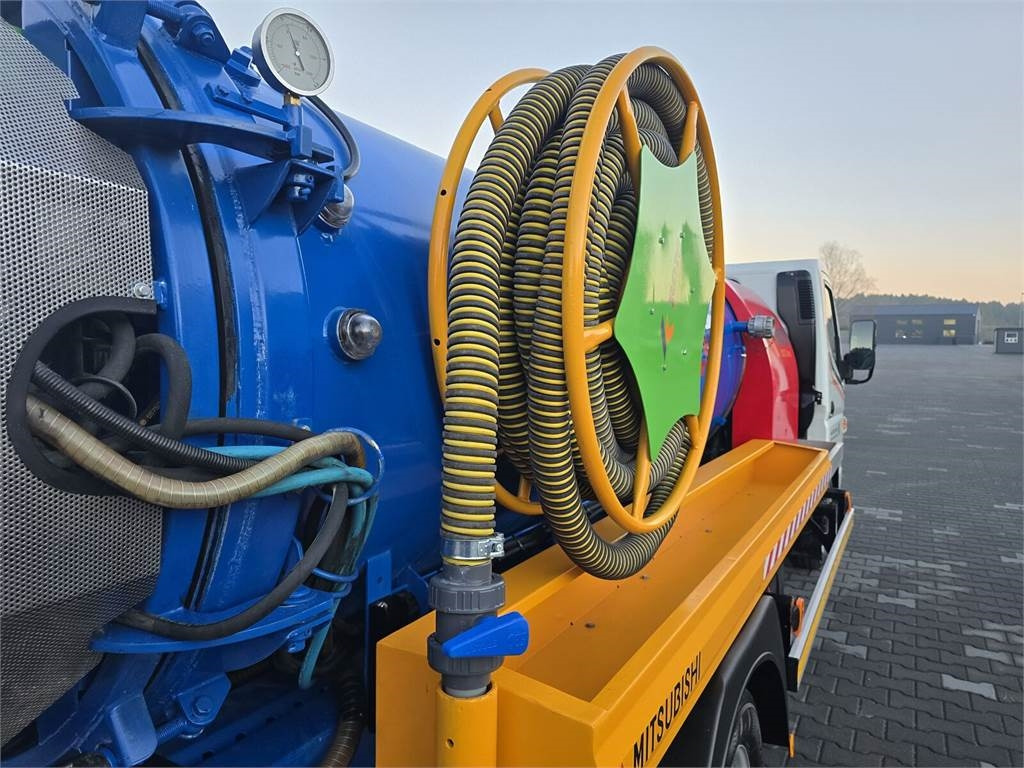 Όχημα εκκένωσης βόθρων Mitsubishi ROM KOKS SMART COMBI WUKO HOT WATER FOR CLEANING S: φωτογραφία 21 Όχημα εκκένωσης βόθρων Mitsubishi ROM KOKS SMART COMBI WUKO HOT WATER FOR CLEANING S: φωτογραφία 21