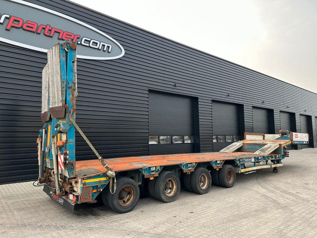 Goldhofer 4 achs tieflader / ausziehbar Goldhofer 4 achs tieflader / ausziehbar - Επικαθήμενο με χαμηλό δάπεδο: φωτογραφία 2 Goldhofer 4 achs tieflader / ausziehbar Goldhofer 4 achs tieflader / ausziehbar - Επικαθήμενο με χαμηλό δάπεδο: φωτογραφία 2