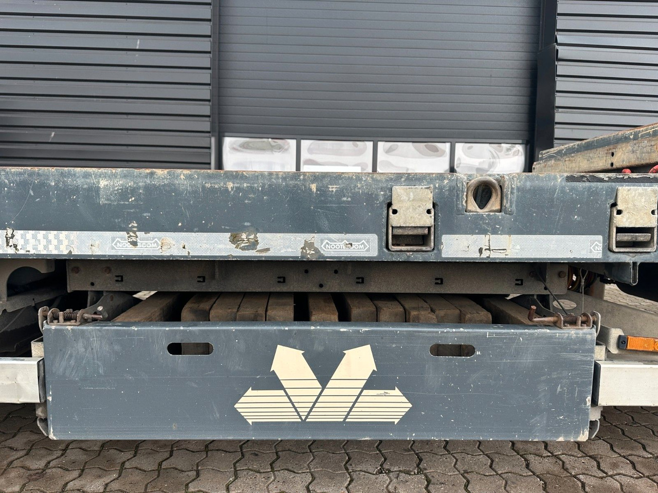 Nooteboom 4 achs Tieflader / Rampen / Ausziehbar - Επικαθήμενο με χαμηλό δάπεδο: φωτογραφία 4 Nooteboom 4 achs Tieflader / Rampen / Ausziehbar - Επικαθήμενο με χαμηλό δάπεδο: φωτογραφία 4